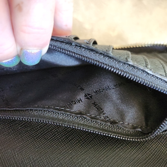 Michael Kors large black tote and matching wallet wristlet - Picture 8 of 16